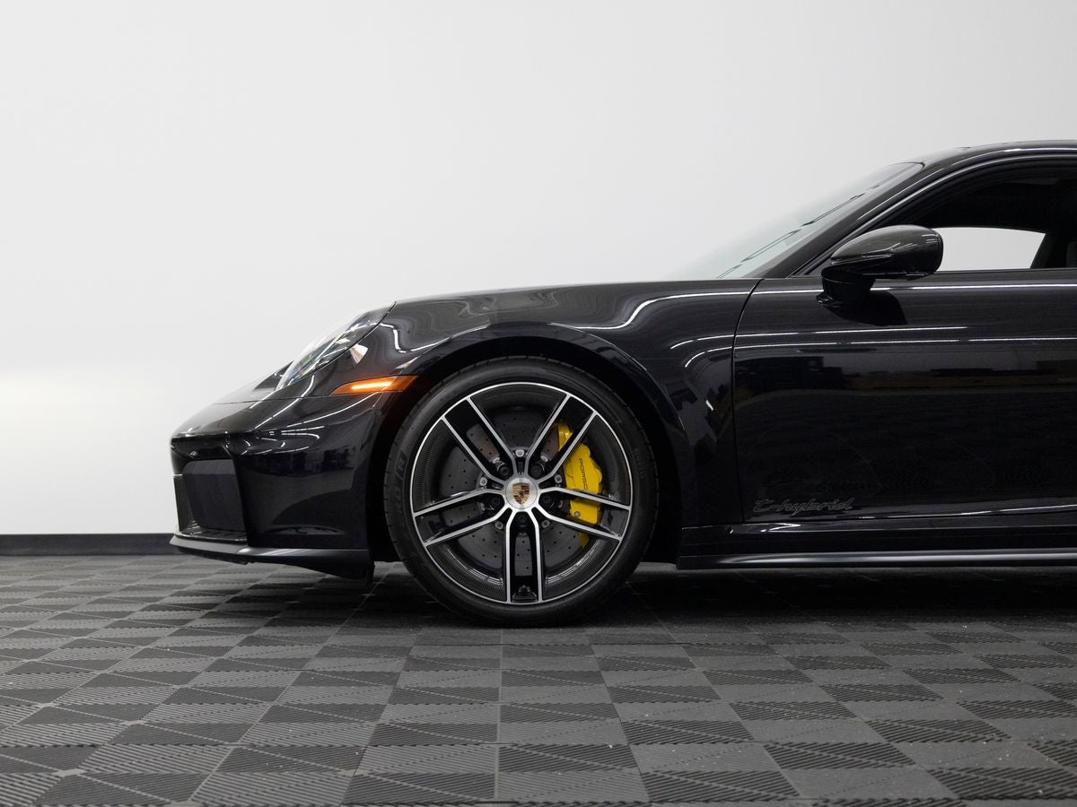 2025 Porsche 911 Carrera GTS