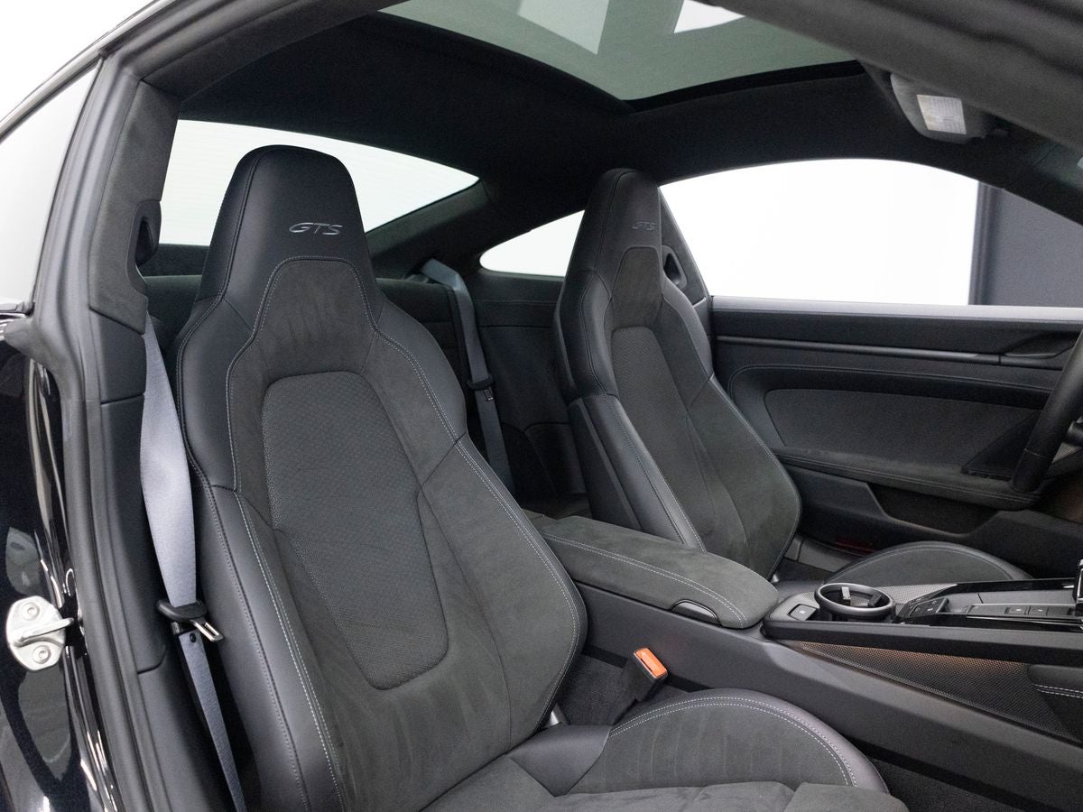 2025 Porsche 911 Carrera GTS
