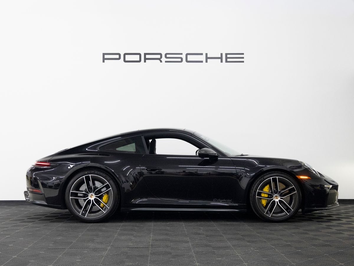 2025 Porsche 911 Carrera GTS