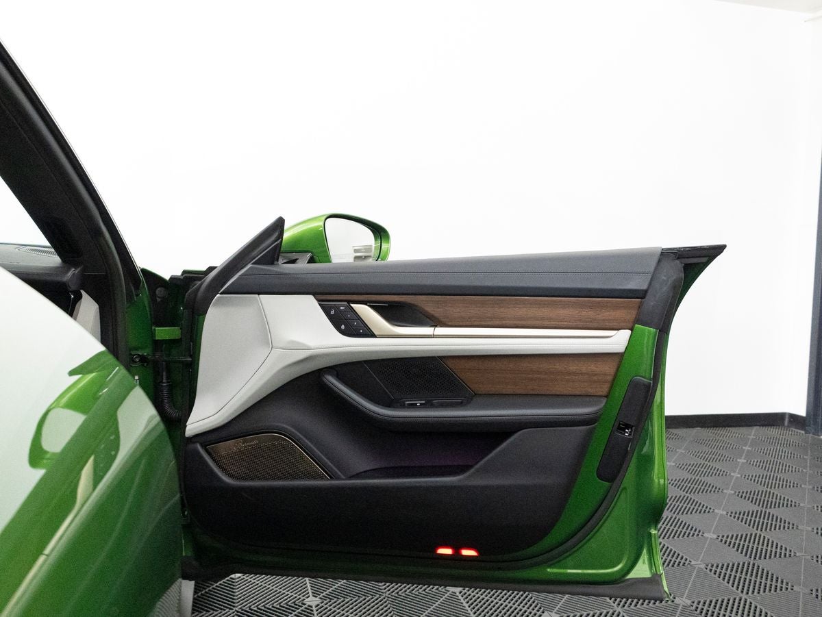 2022 Porsche Taycan Taycan Turbo S