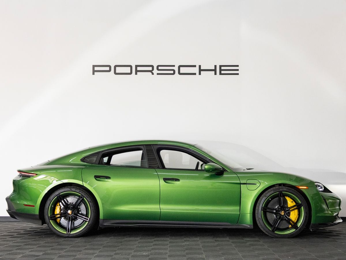 2022 Porsche Taycan Taycan Turbo S