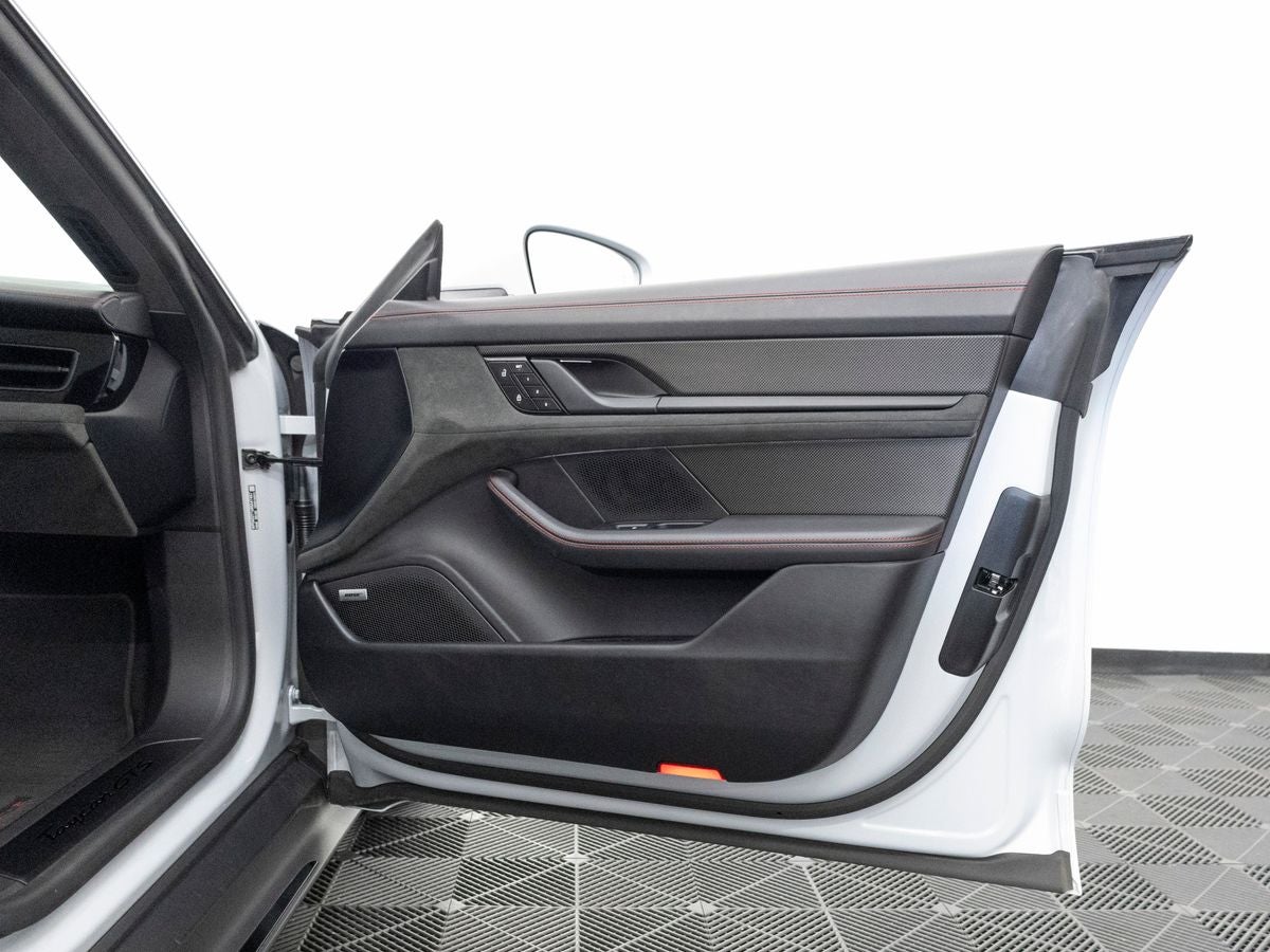 2024 Porsche Taycan Taycan GTS (MY24)