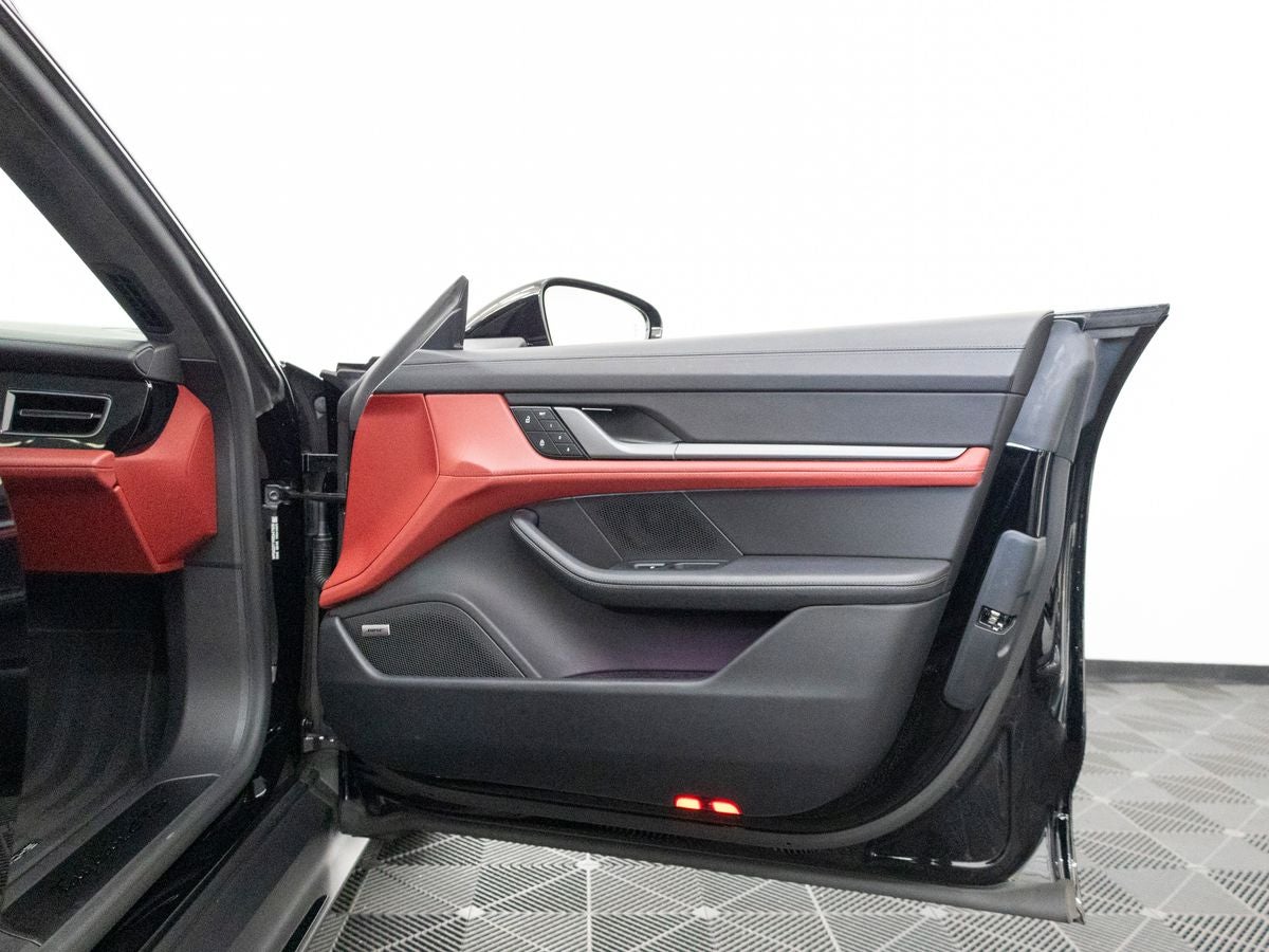 2024 Porsche Taycan Taycan GTS (MY24)