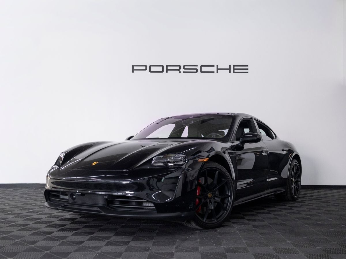 2022 Porsche Taycan GTS's photo