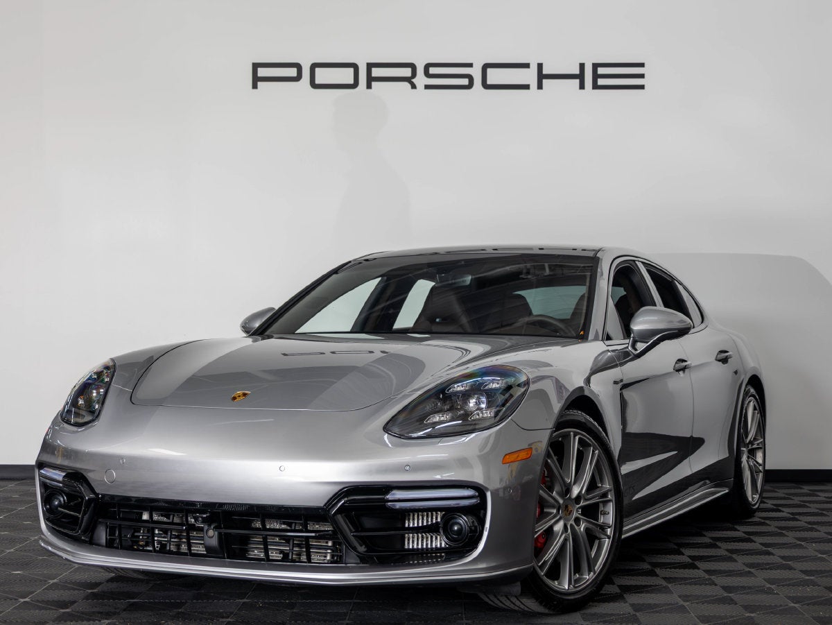 2019 Porsche Panamera Panamera GTS