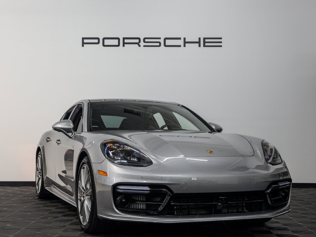 2019 Porsche Panamera Panamera GTS