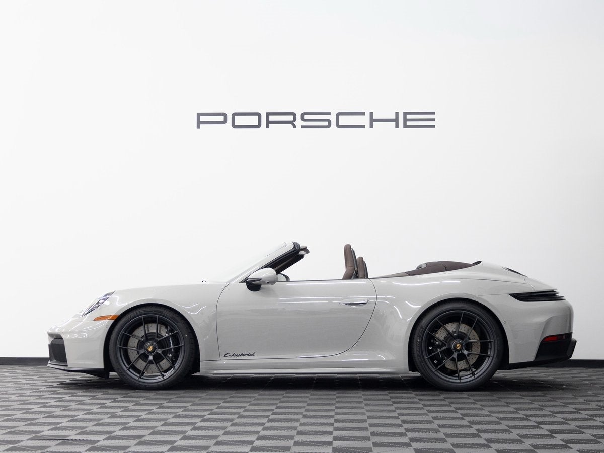 2026 Porsche 911 Carrera 4 GTS