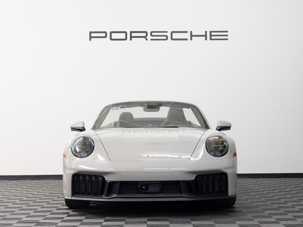 2026 Porsche 911 Carrera 4 GTS
