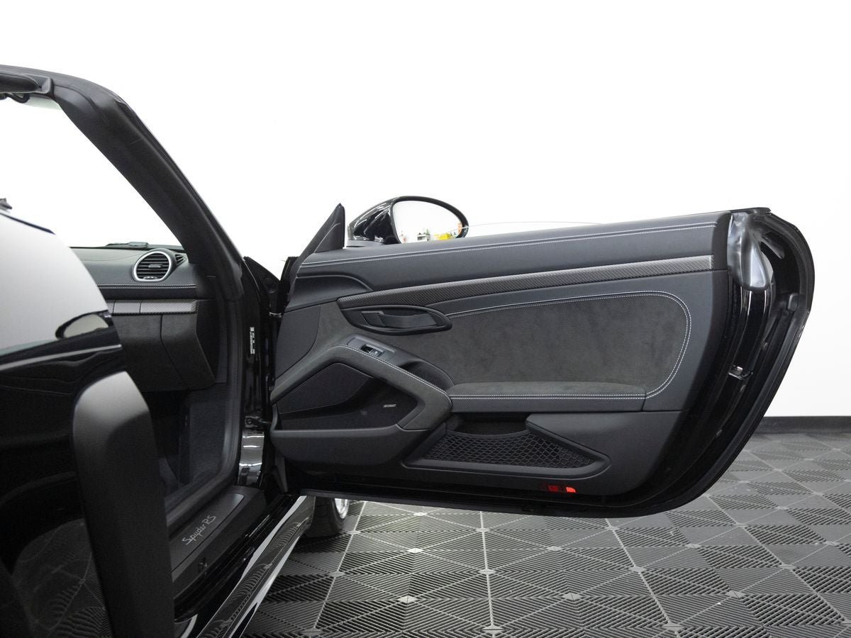 2025 Porsche 718 Spyder RS