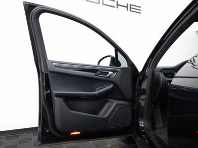 2018 Porsche Macan Macan