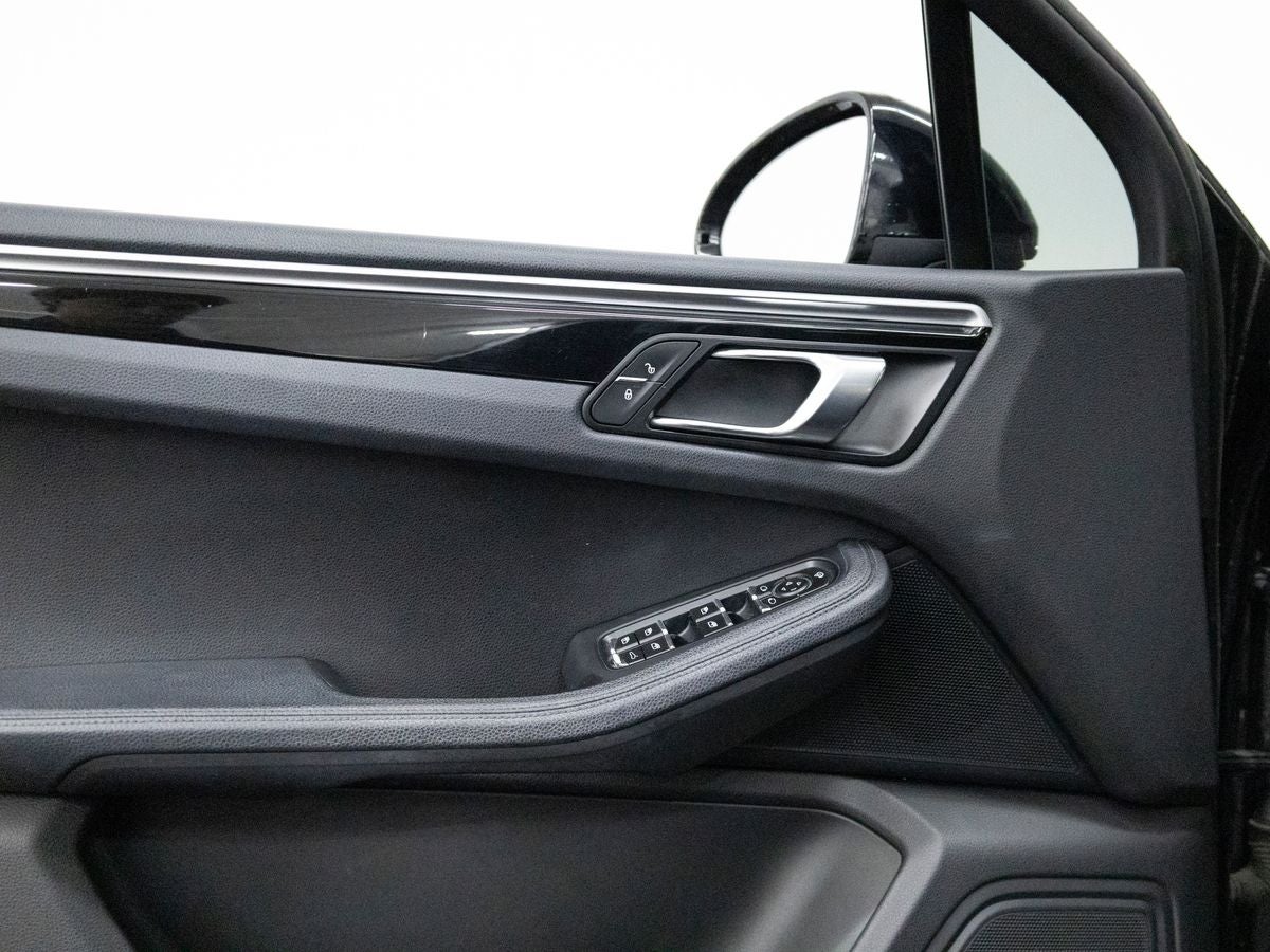 2018 Porsche Macan Macan
