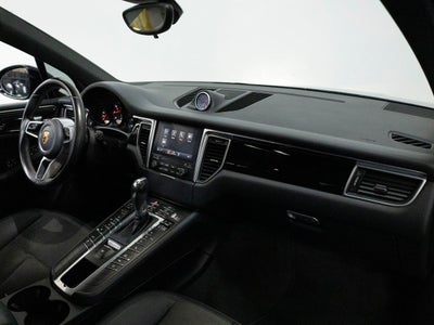 2018 Porsche Macan Macan