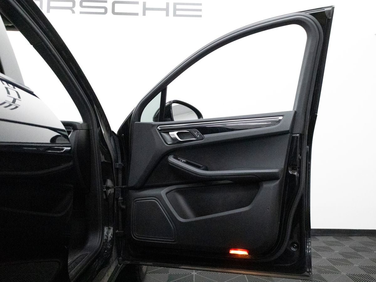 2018 Porsche Macan Macan
