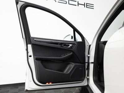 2023 Porsche Macan Macan
