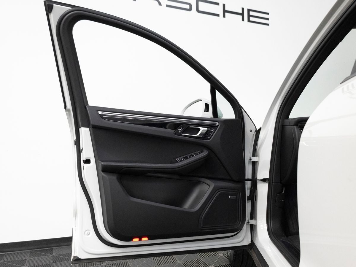 2023 Porsche Macan Macan