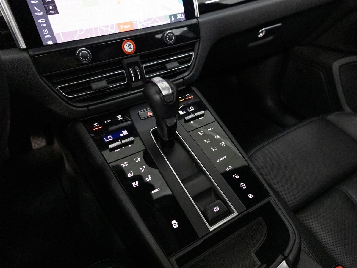 2023 Porsche Macan Macan