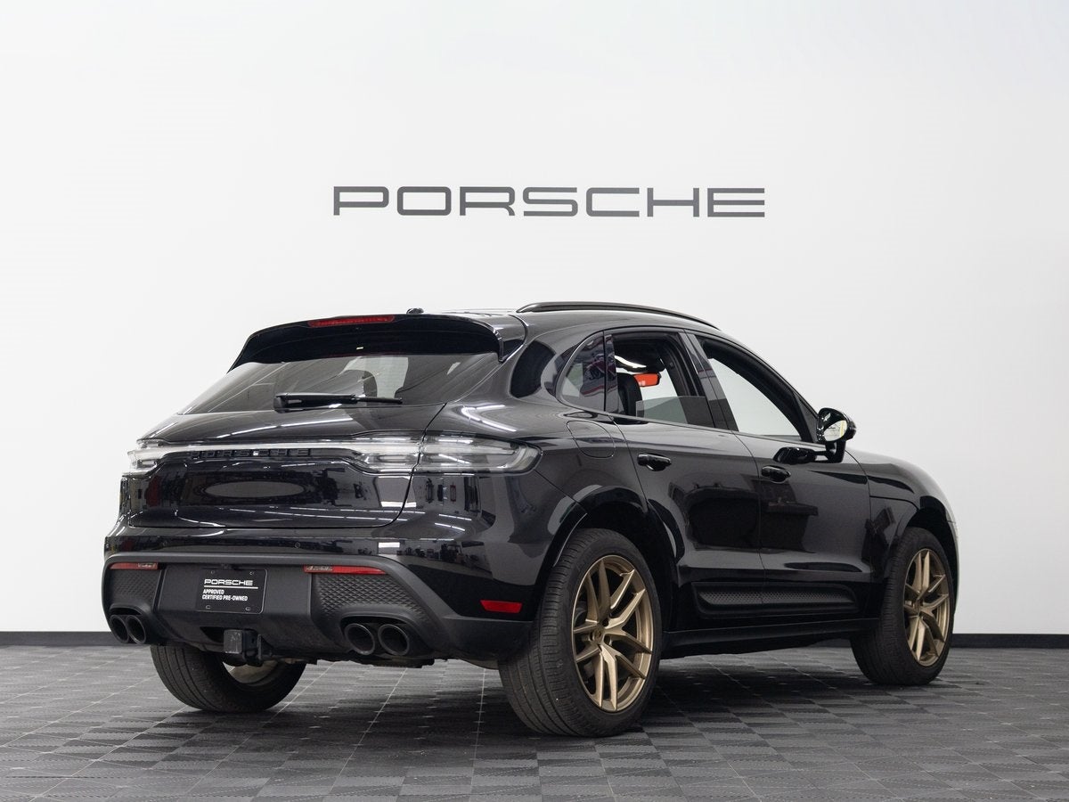 2025 Porsche Macan Base