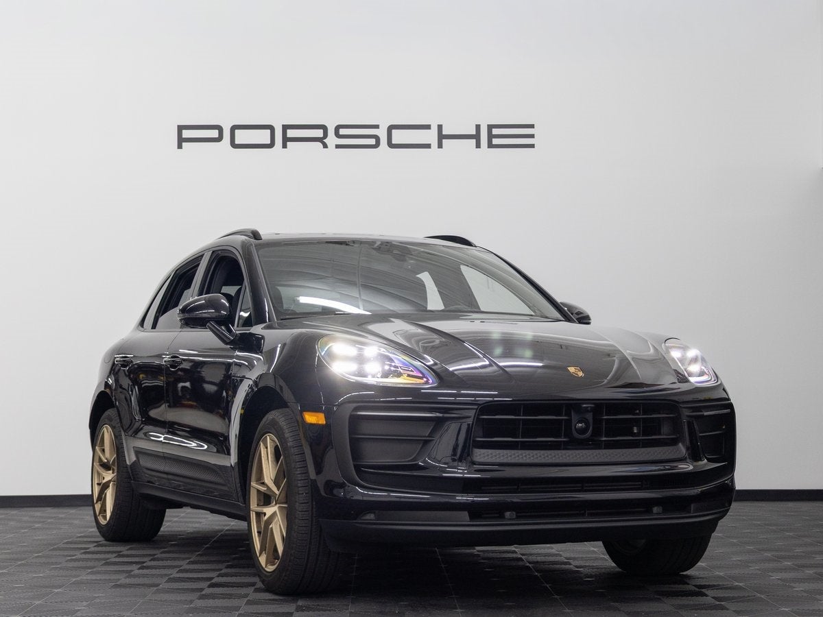 2025 Porsche Macan Base