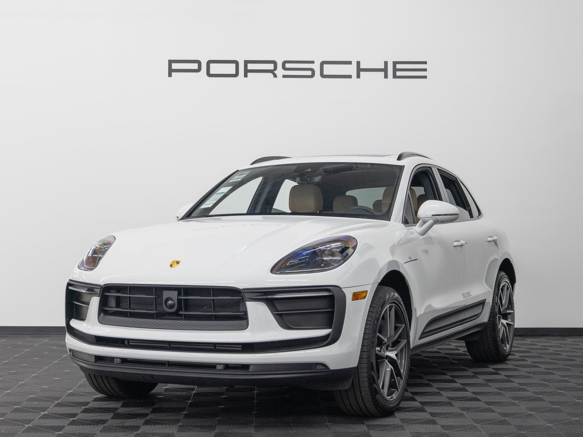 2025 Porsche Macan Base