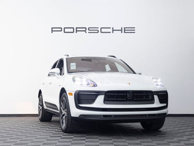2025 Porsche Macan Base