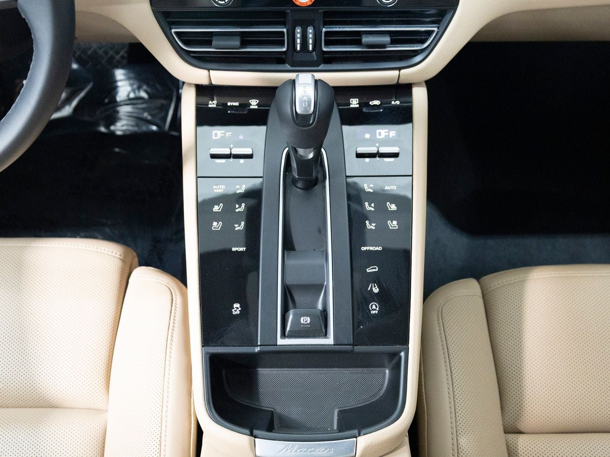 2025 Porsche Macan Base