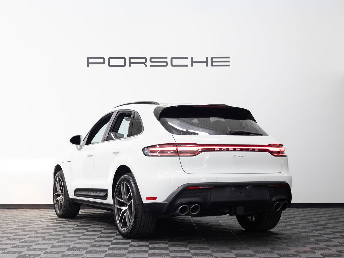 2025 Porsche Macan Base