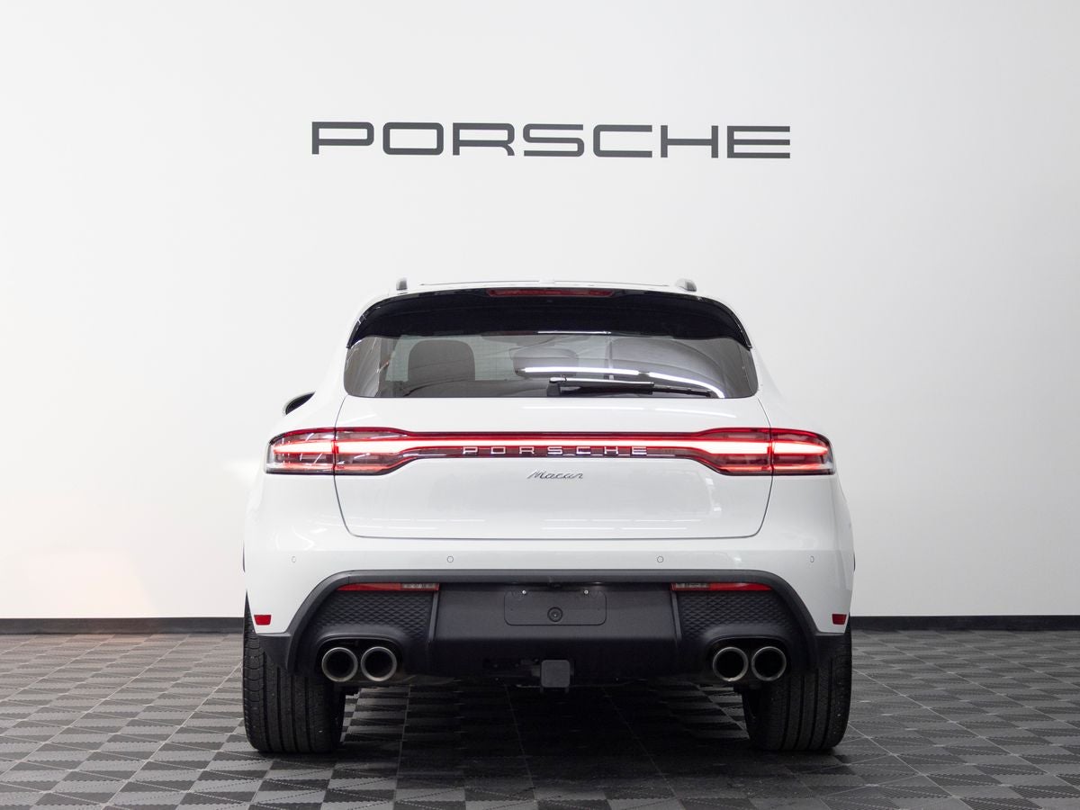2025 Porsche Macan Base