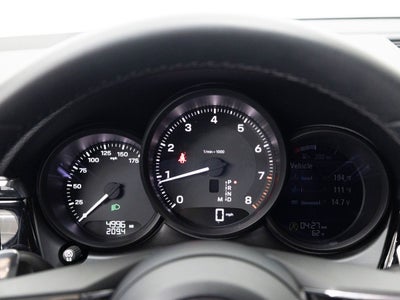 2026 Porsche Macan Base