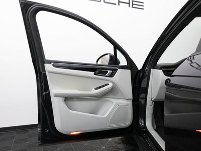 2023 Porsche Macan Macan (MY23)