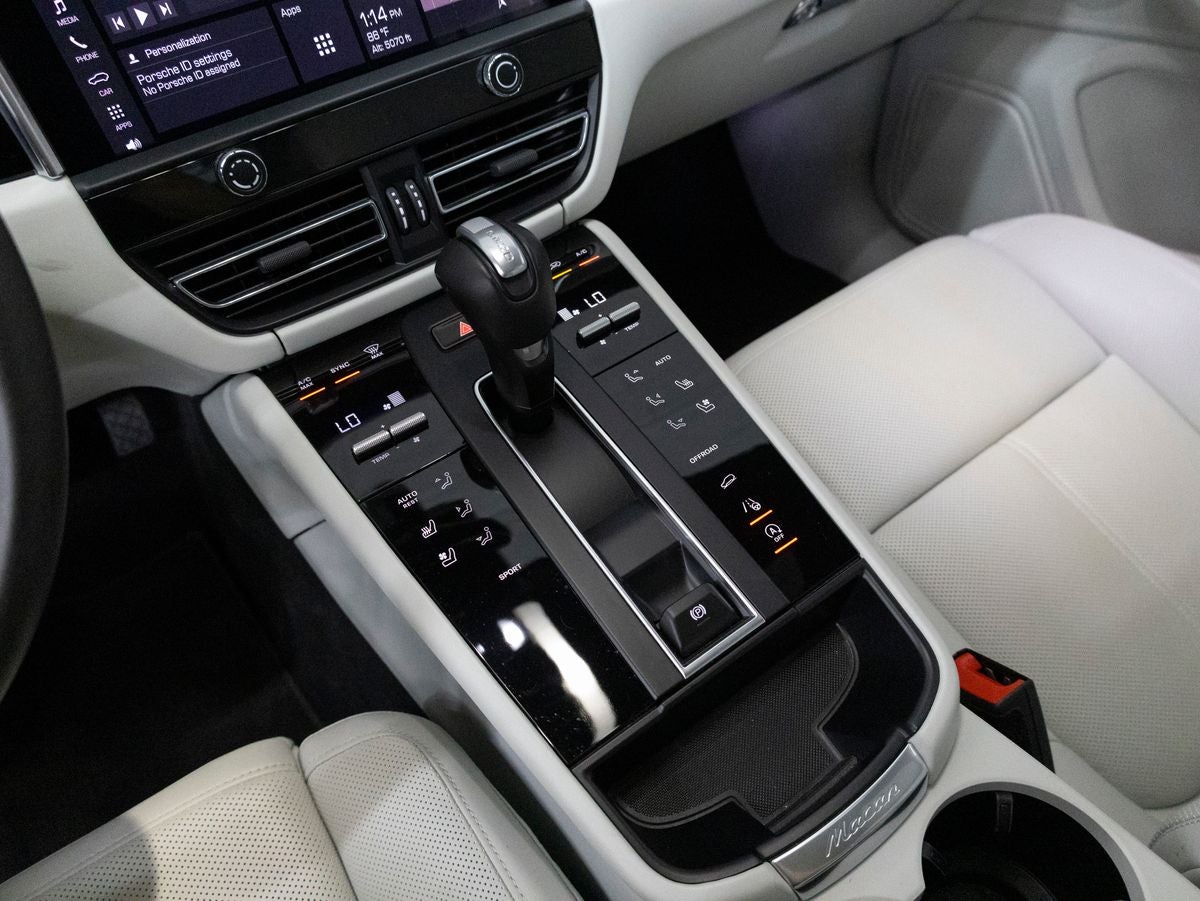 2023 Porsche Macan Macan (MY23)