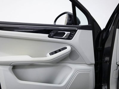 2023 Porsche Macan Macan (MY23)