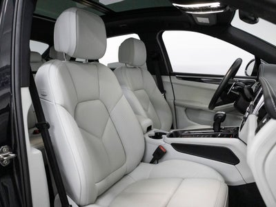 2023 Porsche Macan Macan (MY23)