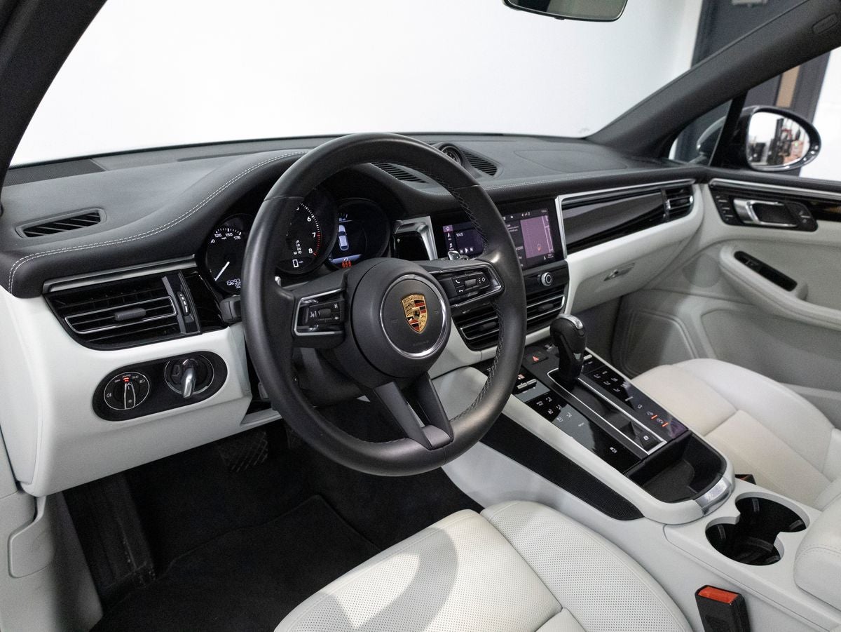 2023 Porsche Macan Macan (MY23)