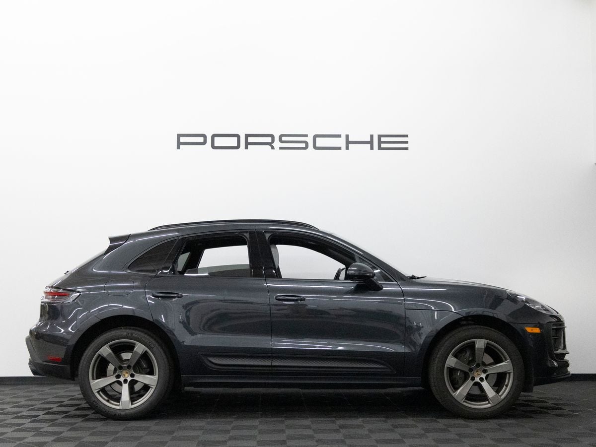 2023 Porsche Macan Macan (MY23)