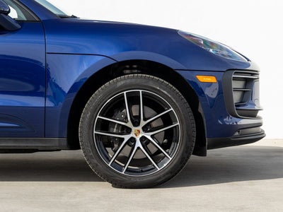 2025 Porsche Macan Base