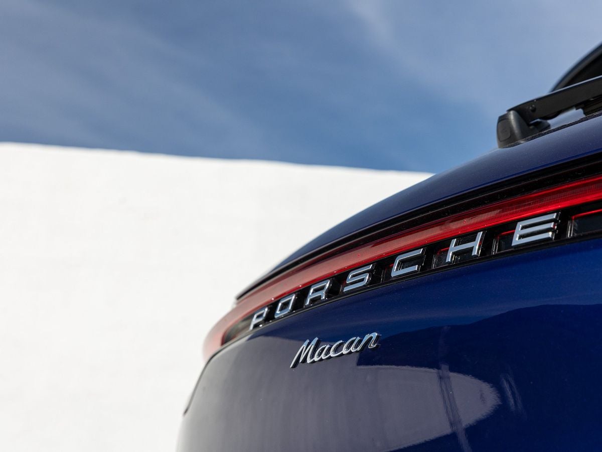 2025 Porsche Macan Base