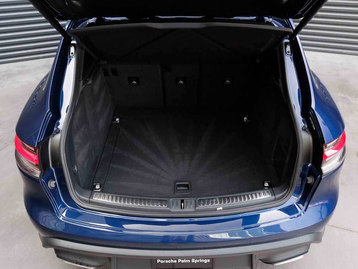 2025 Porsche Macan Base