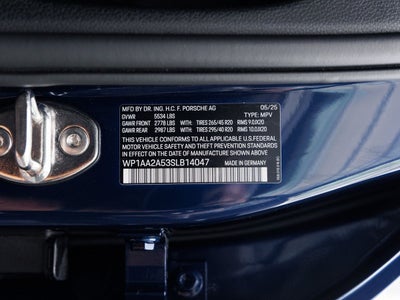 2025 Porsche Macan Base