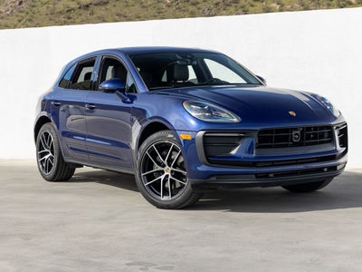 2025 Porsche Macan Base