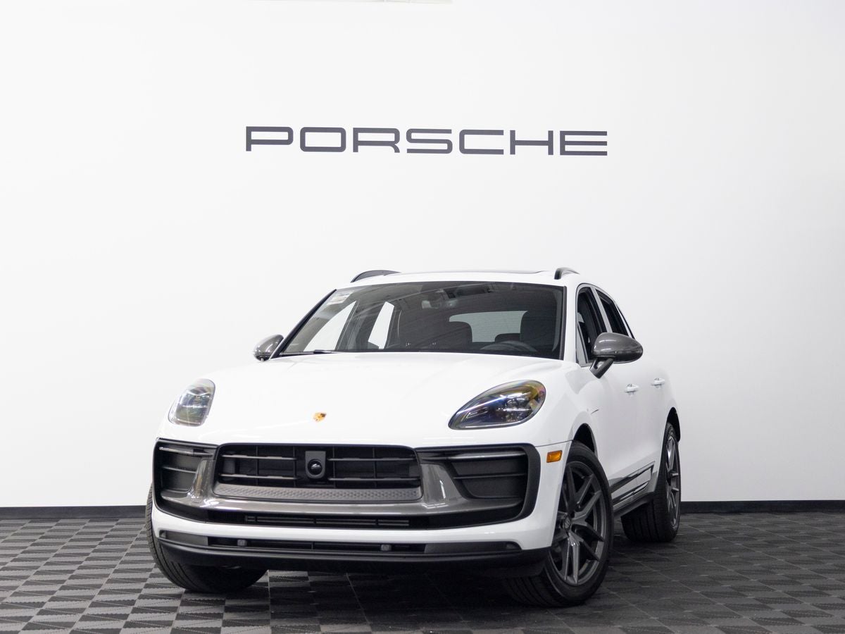 2026 Porsche Macan Base