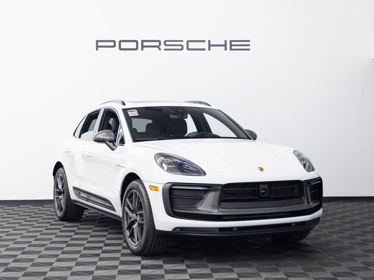 2026 Porsche Macan Base