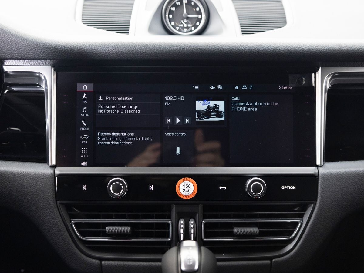 2026 Porsche Macan Base