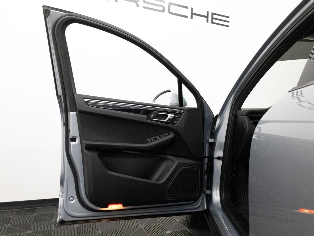 2025 Porsche Macan Macan