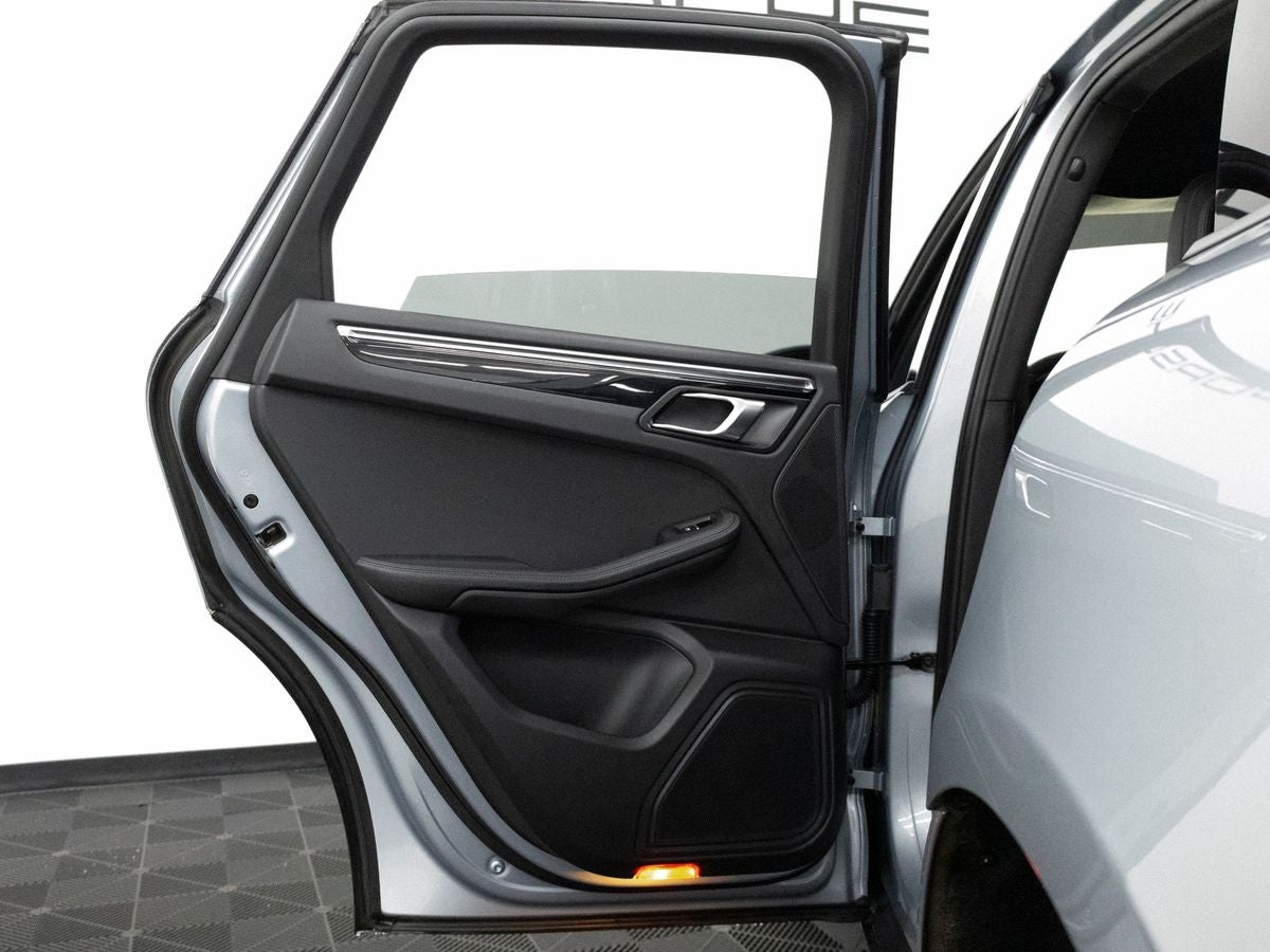 2025 Porsche Macan Macan