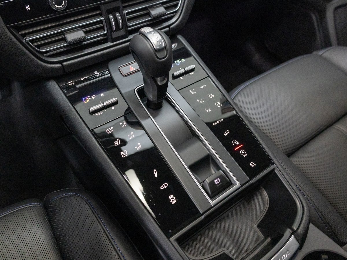 2026 Porsche Macan T