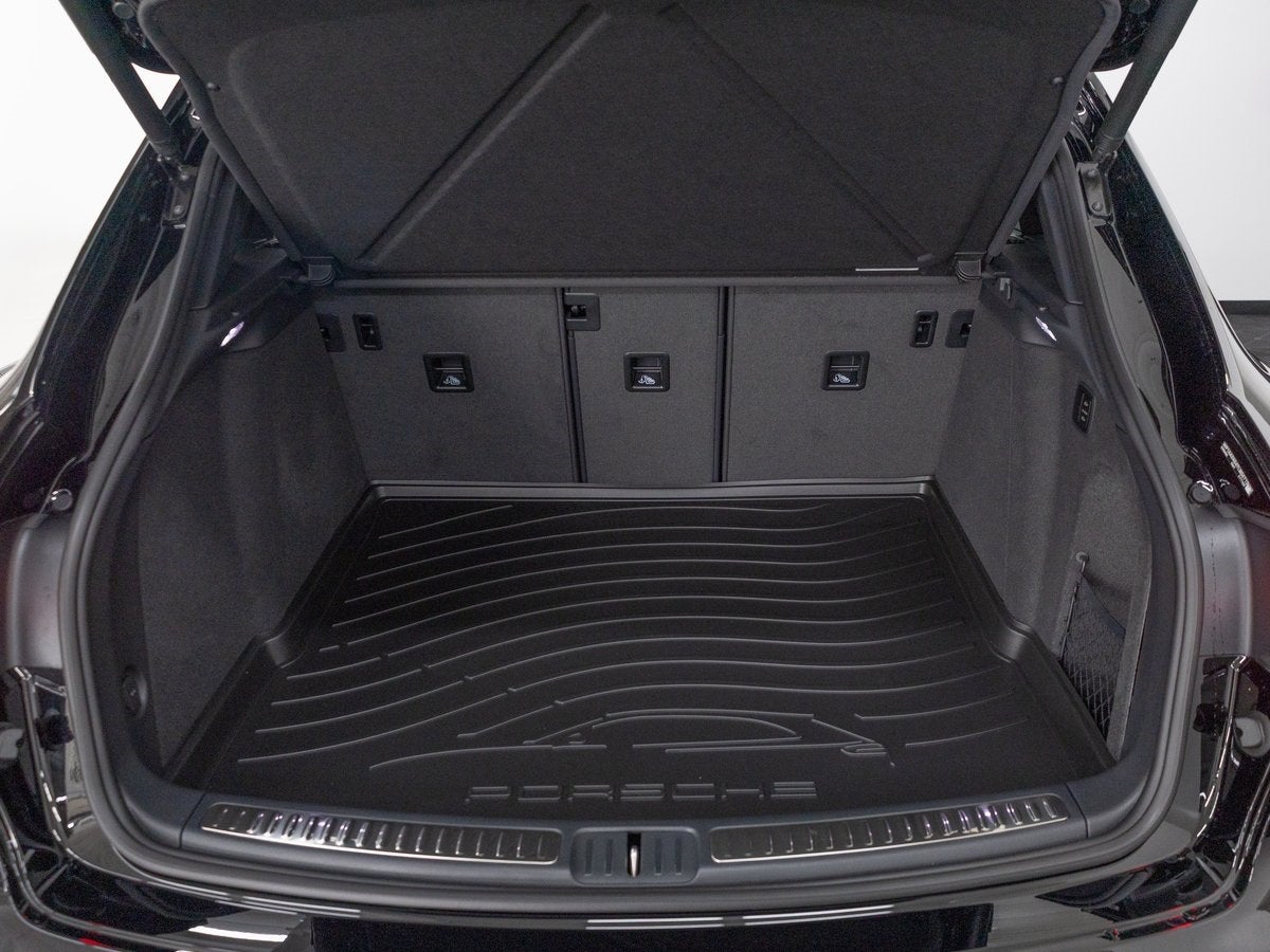 2026 Porsche Macan T