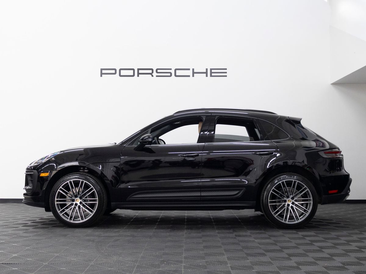 2026 Porsche Macan Base