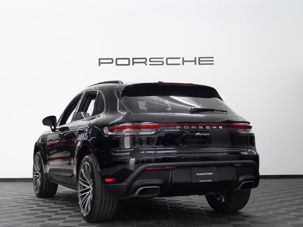 2026 Porsche Macan Base