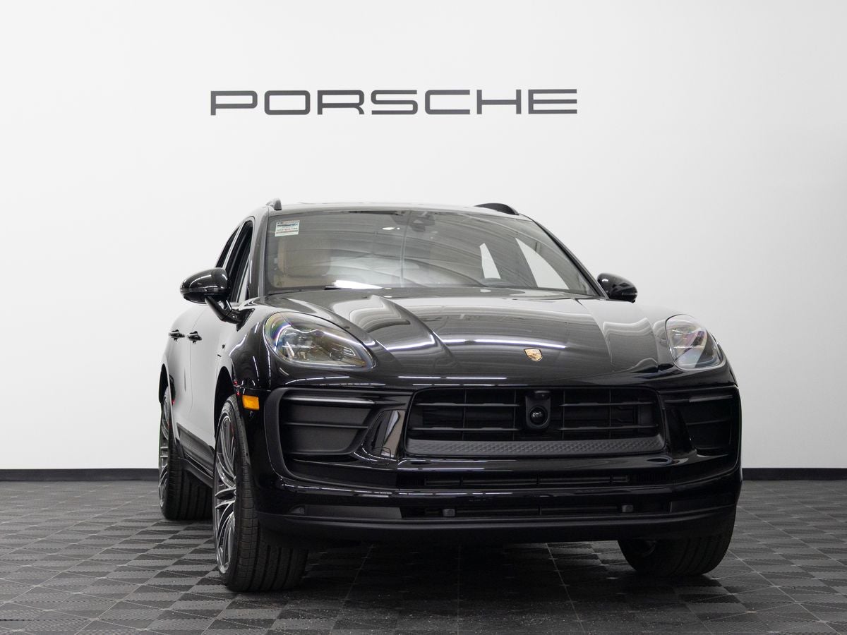 2026 Porsche Macan Base