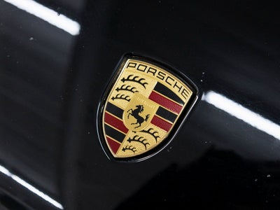 2023 Porsche Macan Base